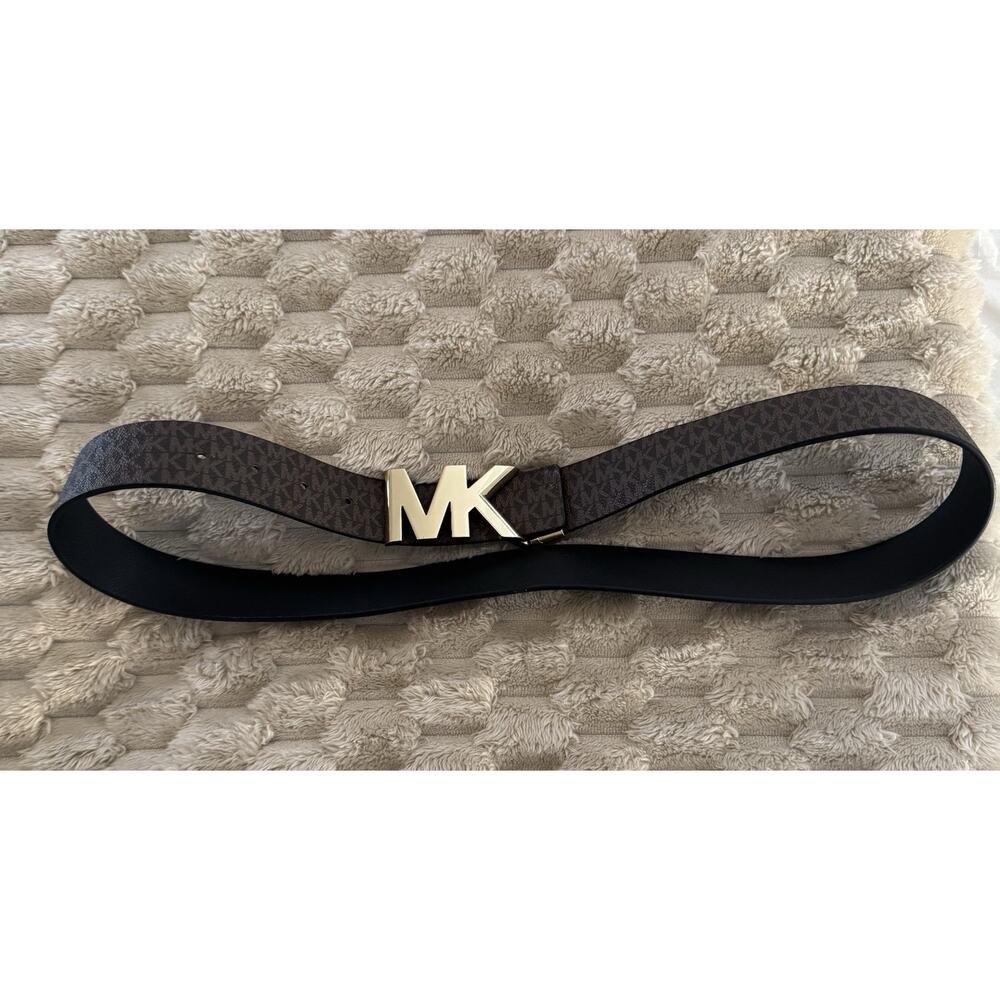 Michael Kors Women Twist Reversible Belt